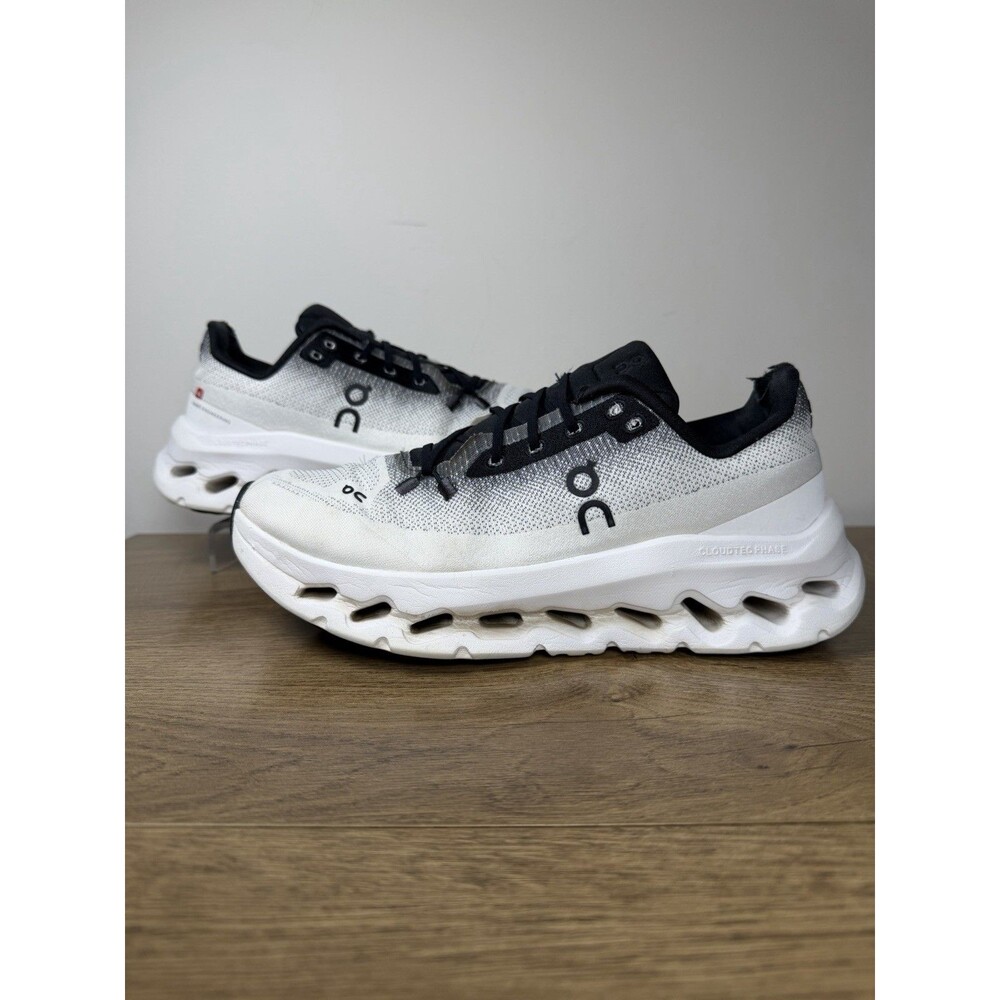On Women's Cloudtilt Running Shoes Black / Ivory colorway Size 8.5